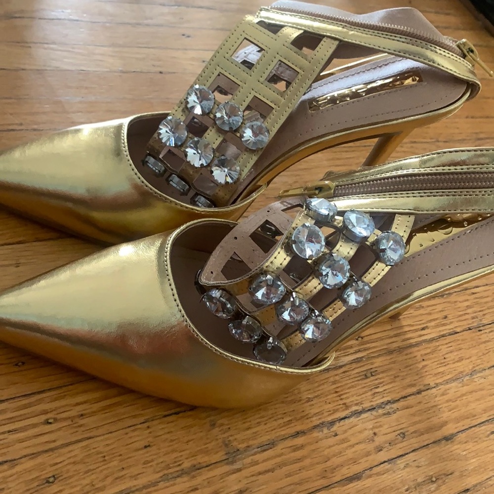 Gold heels size 9 new